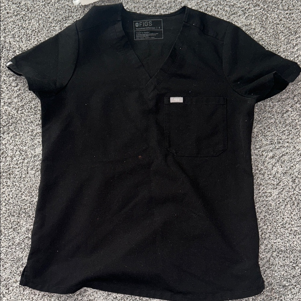 Black figs v neck